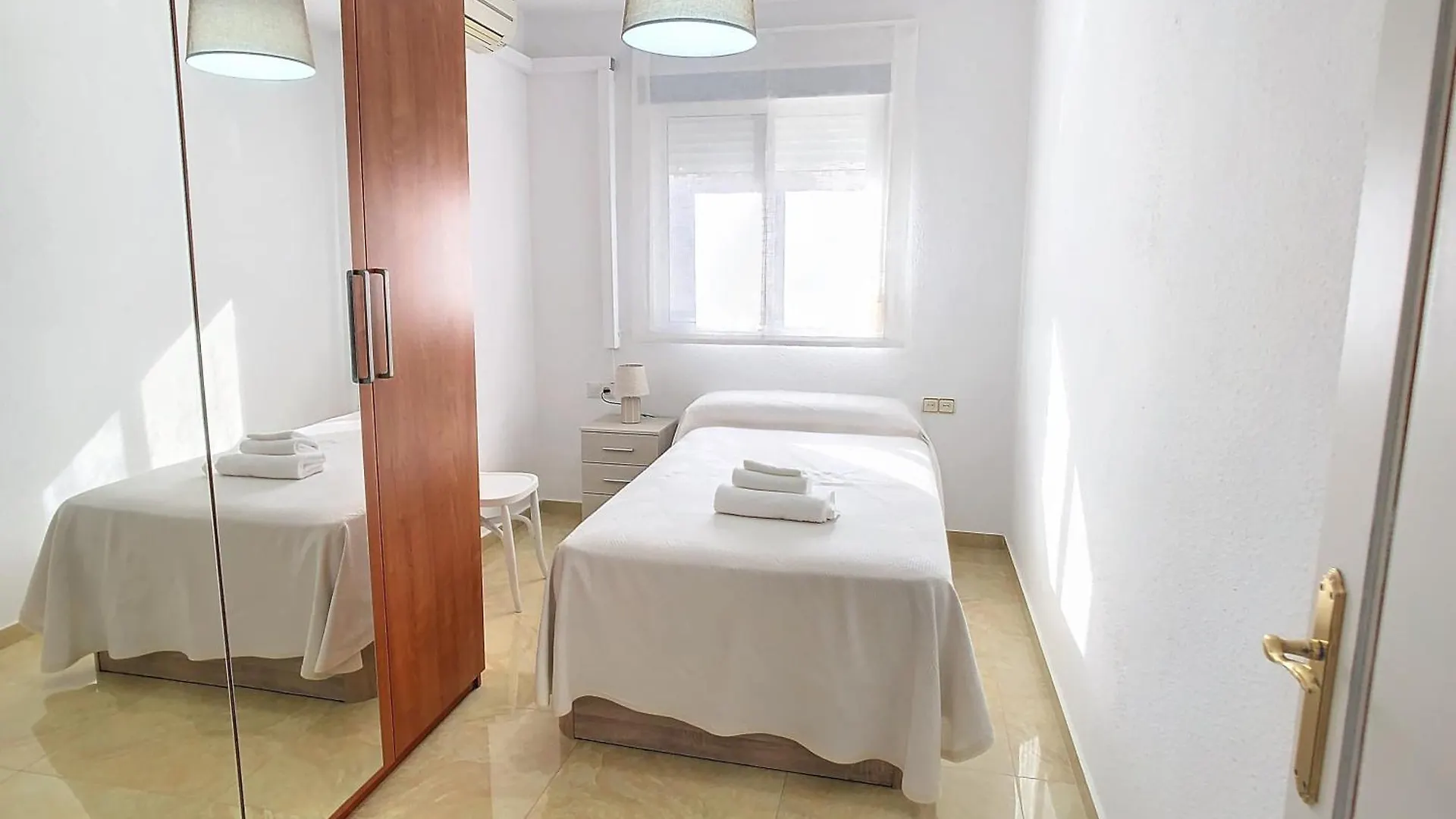 Apartamento De 3 Habitaciones פואנגירולה דירה