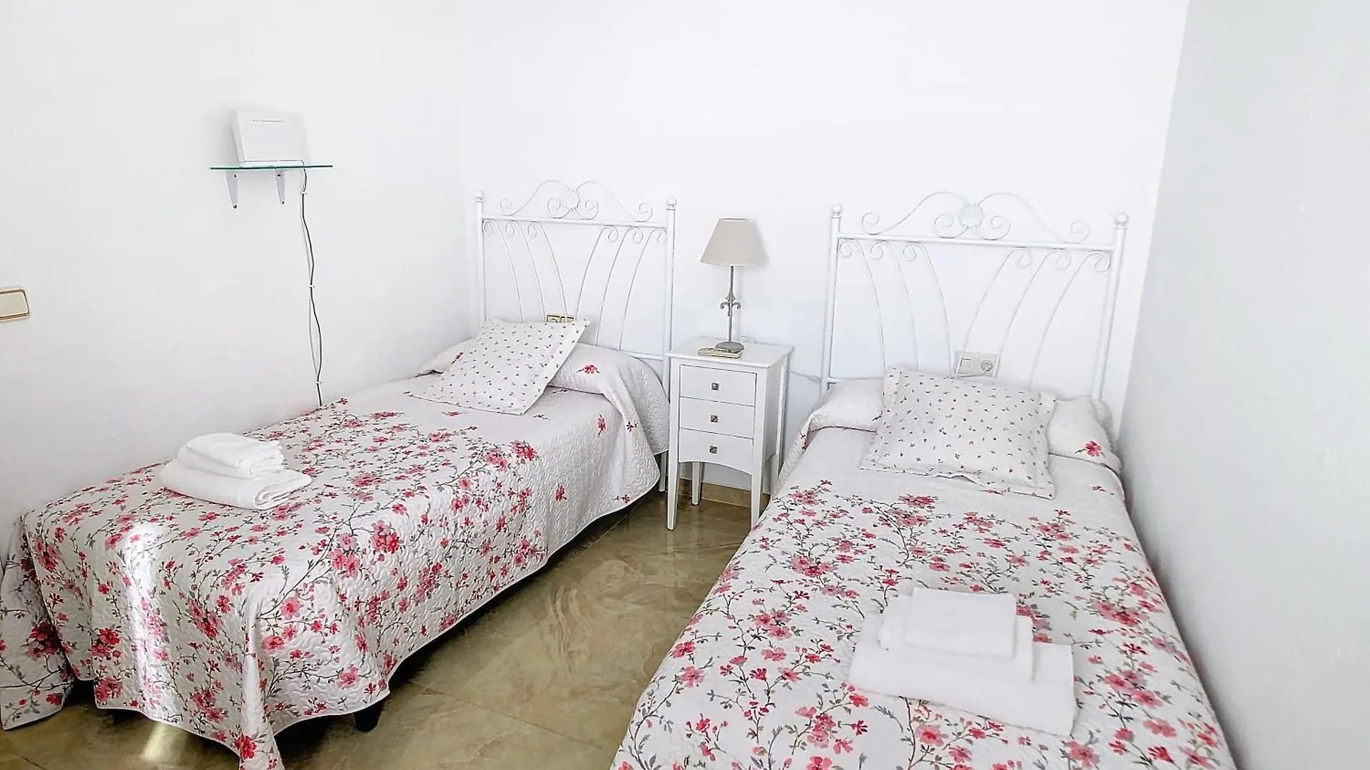 דירה Apartamento De 3 Habitaciones פואנגירולה ספרד