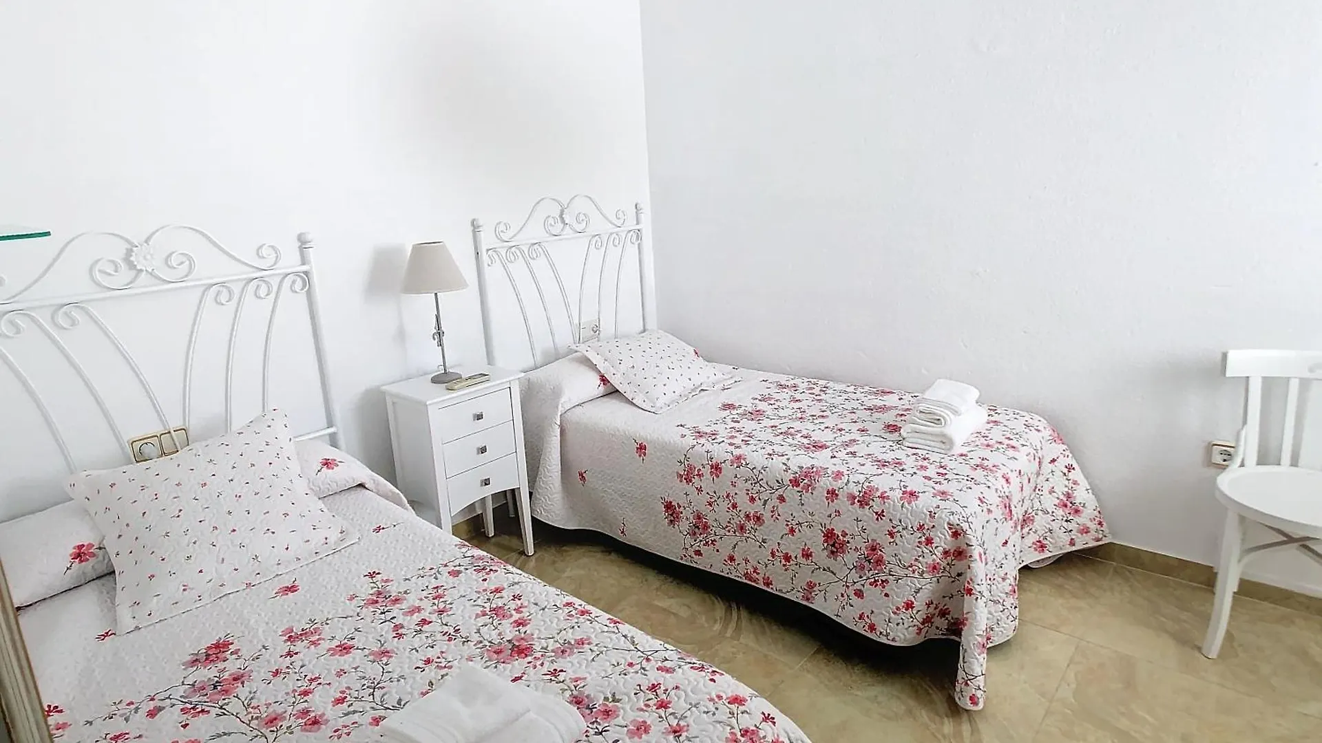 Apartamento De 3 Habitaciones פואנגירולה